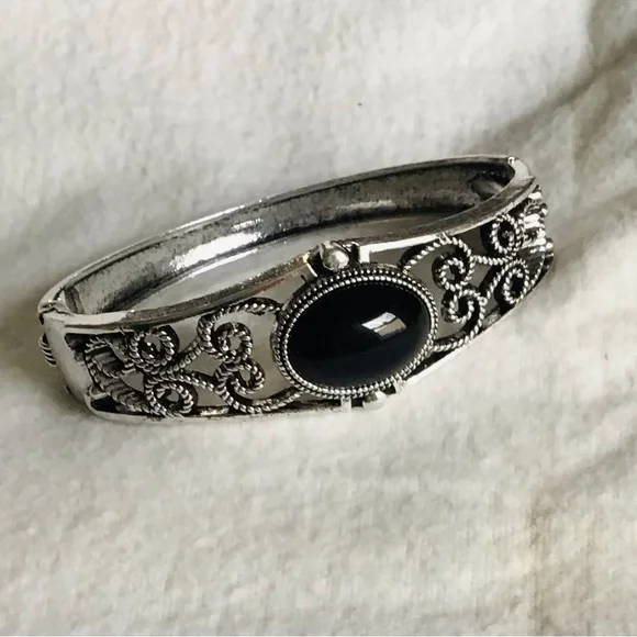 Black Onyx Bangle & Earrings Set - Picture 2 of 8